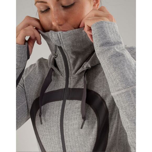 Lululemon Brushed Stride Jacket Ghost Heathered Coal Herringbone / Coal Size 6 - Picture 2 of 11